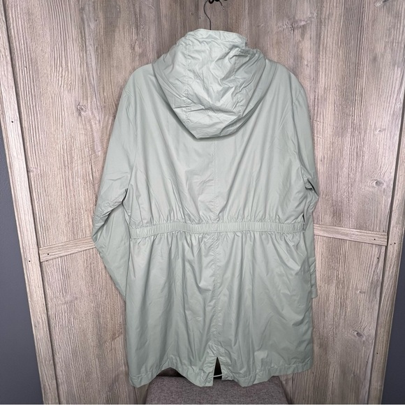 Kirkland Women’s Windbreaker Jacket - Picture 4 of 5